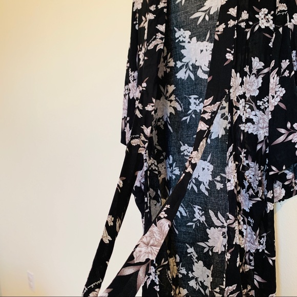 Spiritual Gangster Kimono Top - Picture 7 of 7